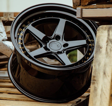 18x9.5 5x114.3 +22 Aodhan DS05 Gloss Black 18 Inch Wheels Set 4