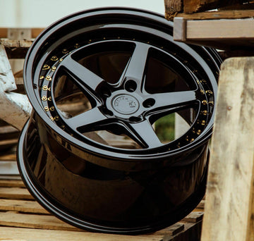 18x8.5 +35 / 18x9.5 5x114.3 +30 Aodhan DS05 Gloss Black 18 Inch Wheels Set 4